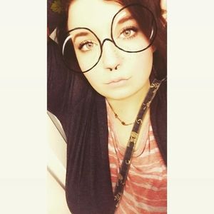 Meet your Posher, Alexandra